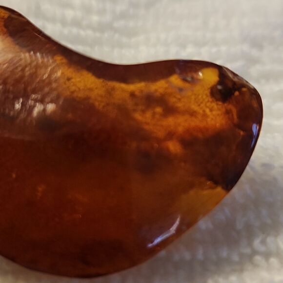Genuine dark Amber heart shaped pin from Baltic Sea Lithuania - Picture 3 of 6
